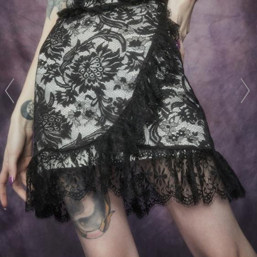 (Sold out) Widow Nightshade Black lace skirt ..